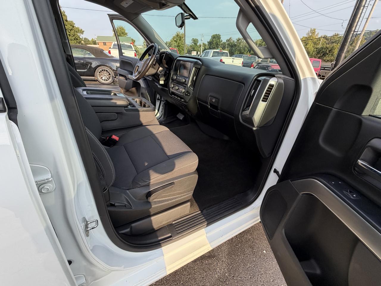 Chevrolet Silverado 1500 4WD Crew Cab 143.5" LT w/1LT 2018