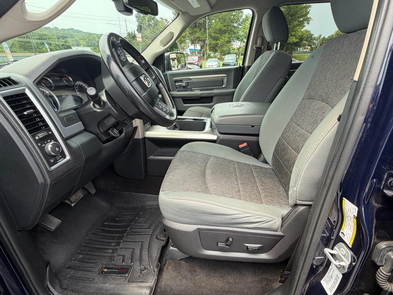 RAM 1500 4WD Crew Cab 140.5" Big Horn 2016