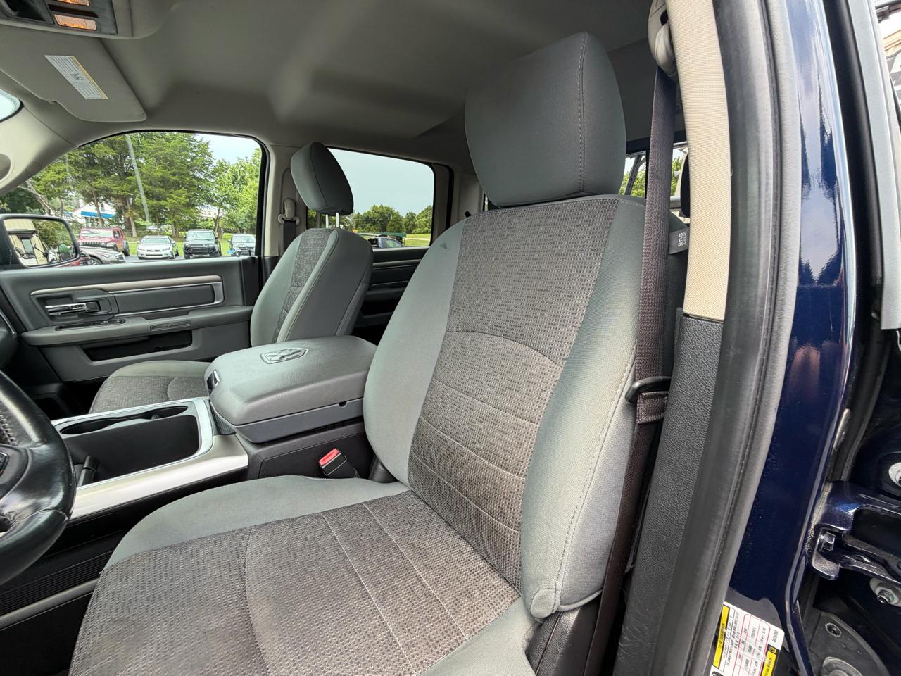 RAM 1500 4WD Crew Cab 140.5" Big Horn 2016