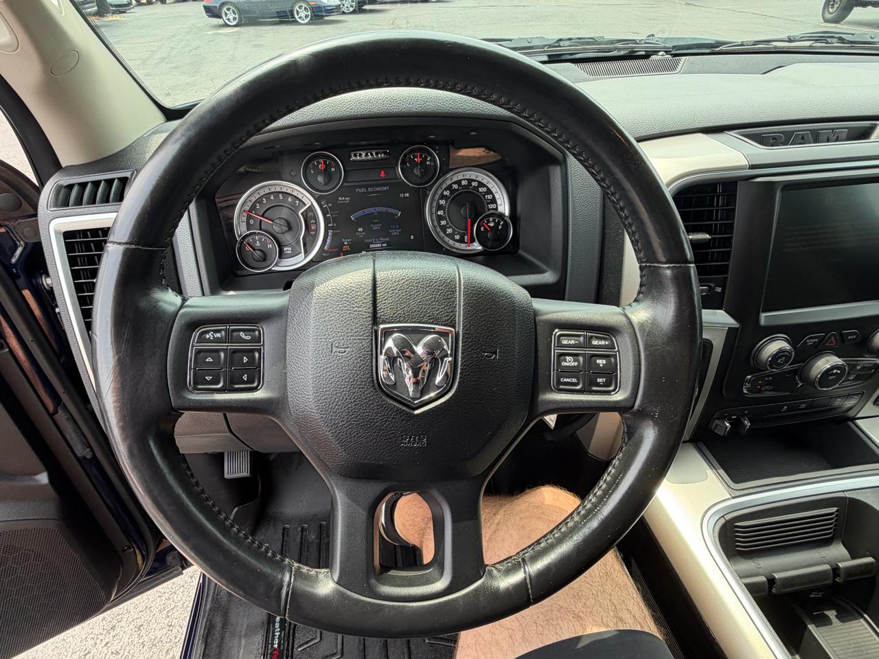 RAM 1500 4WD Crew Cab 140.5" Big Horn 2016