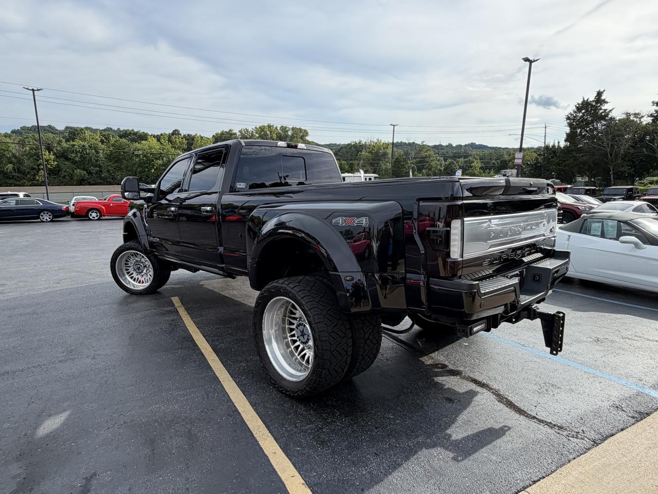 Ford Super Duty F-450 DRW Platinum 4WD Crew Cab 8' Box 2019