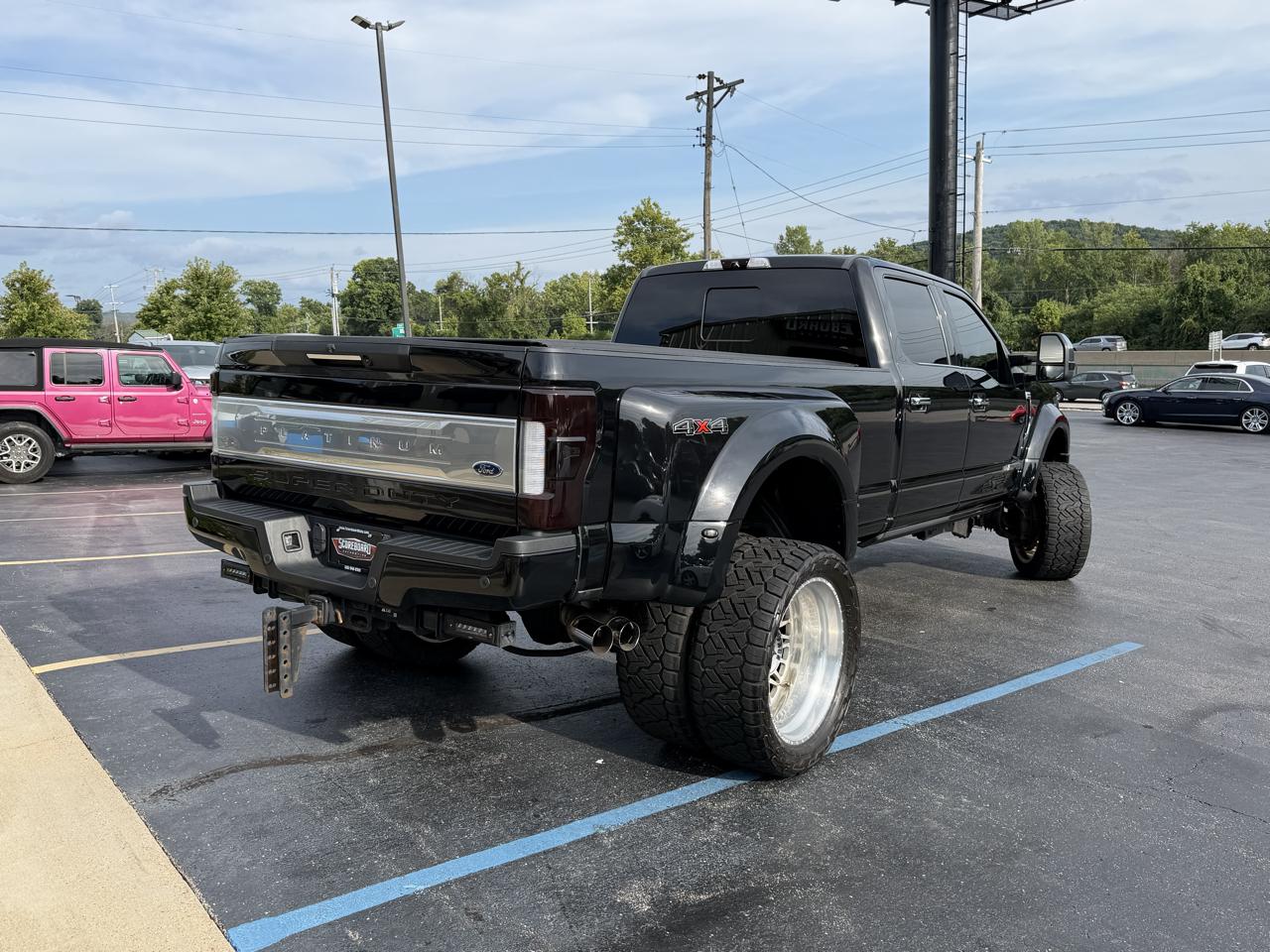 Ford Super Duty F-450 DRW Platinum 4WD Crew Cab 8' Box 2019
