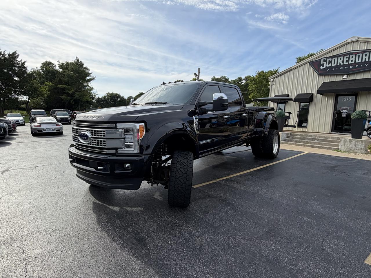 Ford Super Duty F-450 DRW Platinum 4WD Crew Cab 8' Box 2019