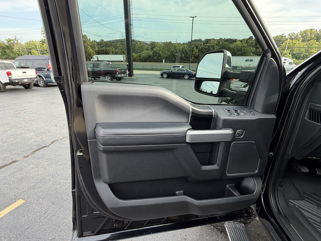 Ford Super Duty F-450 DRW Platinum 4WD Crew Cab 8' Box 2019