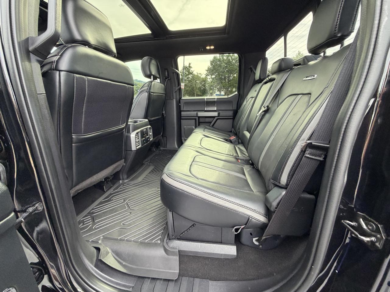 Ford Super Duty F-450 DRW Platinum 4WD Crew Cab 8' Box 2019