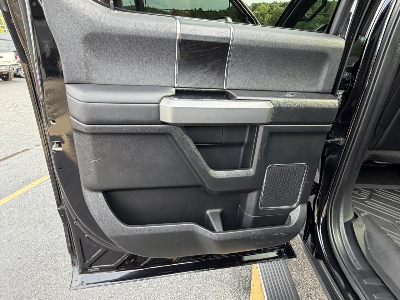 Ford Super Duty F-450 DRW Platinum 4WD Crew Cab 8' Box 2019