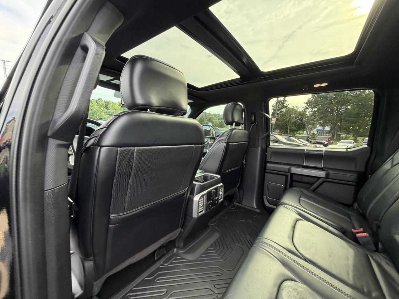 Ford Super Duty F-450 DRW Platinum 4WD Crew Cab 8' Box 2019