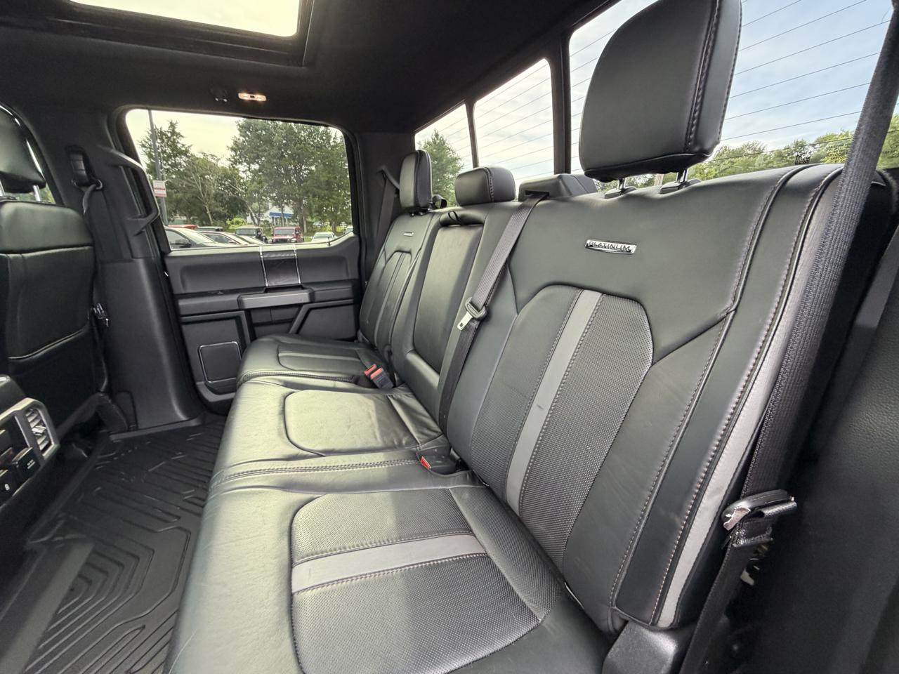 Ford Super Duty F-450 DRW Platinum 4WD Crew Cab 8' Box 2019