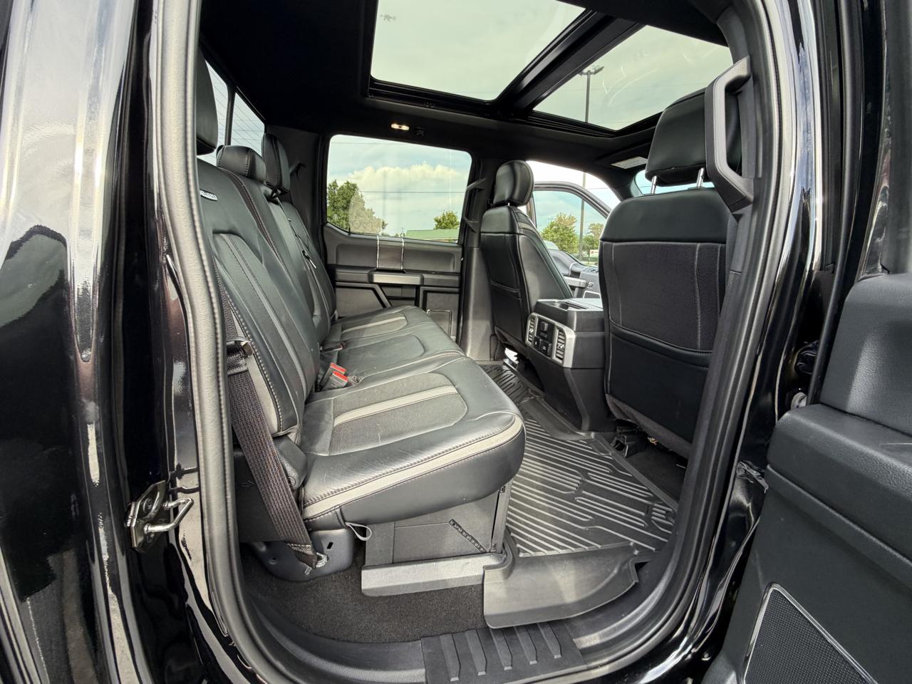 Ford Super Duty F-450 DRW Platinum 4WD Crew Cab 8' Box 2019