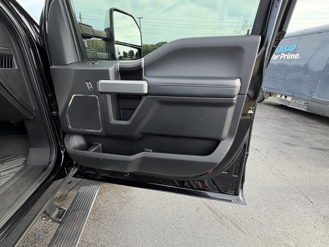 Ford Super Duty F-450 DRW Platinum 4WD Crew Cab 8' Box 2019