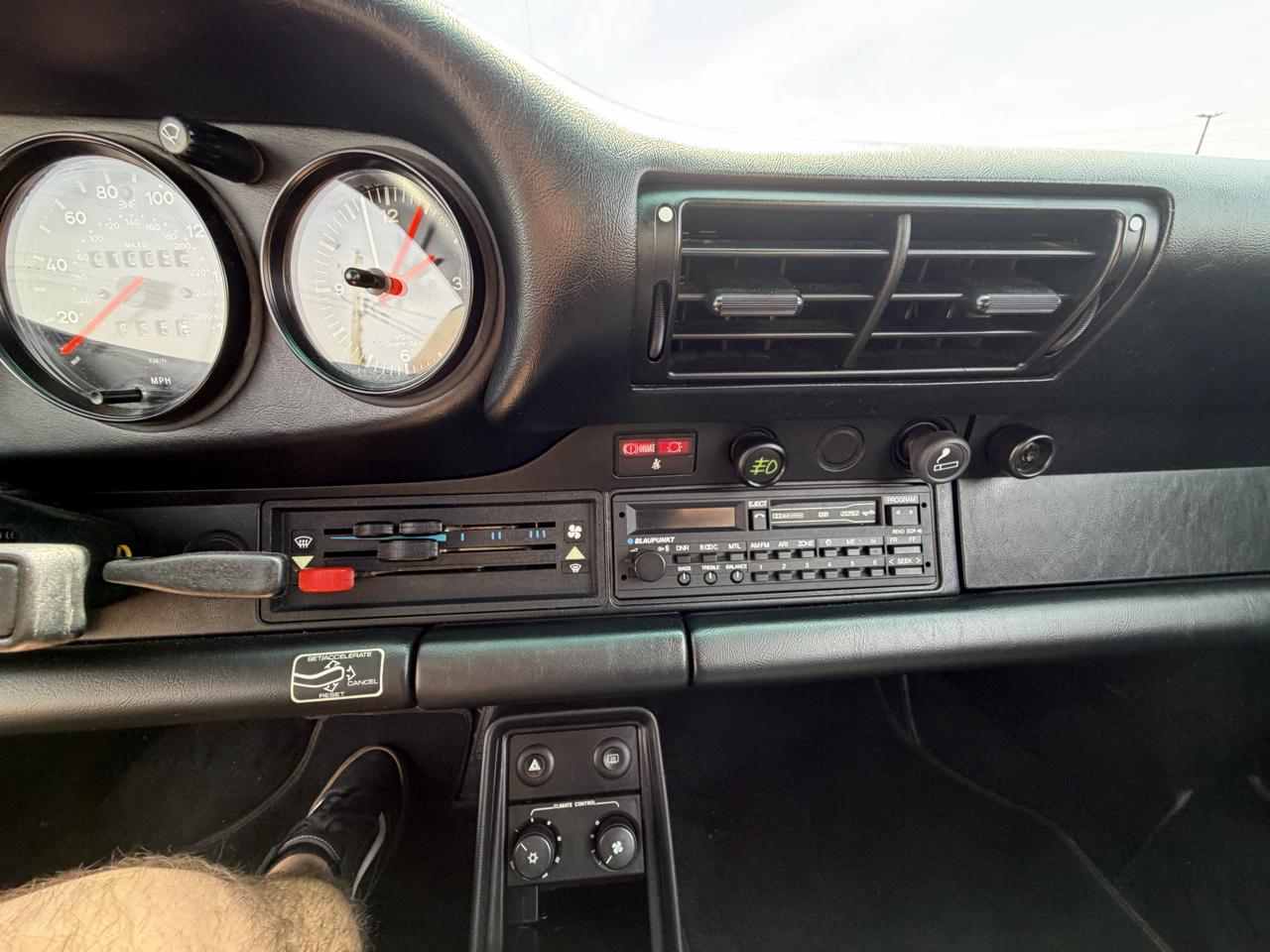Porsche 911 2dr Targa 1987