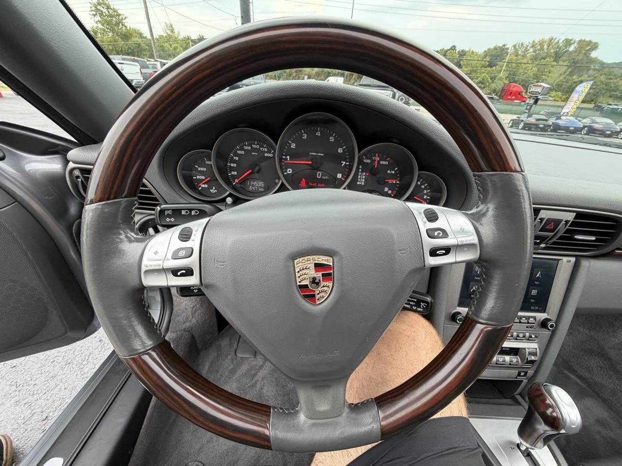 Porsche 911 2dr Cabriolet Carrera 2006