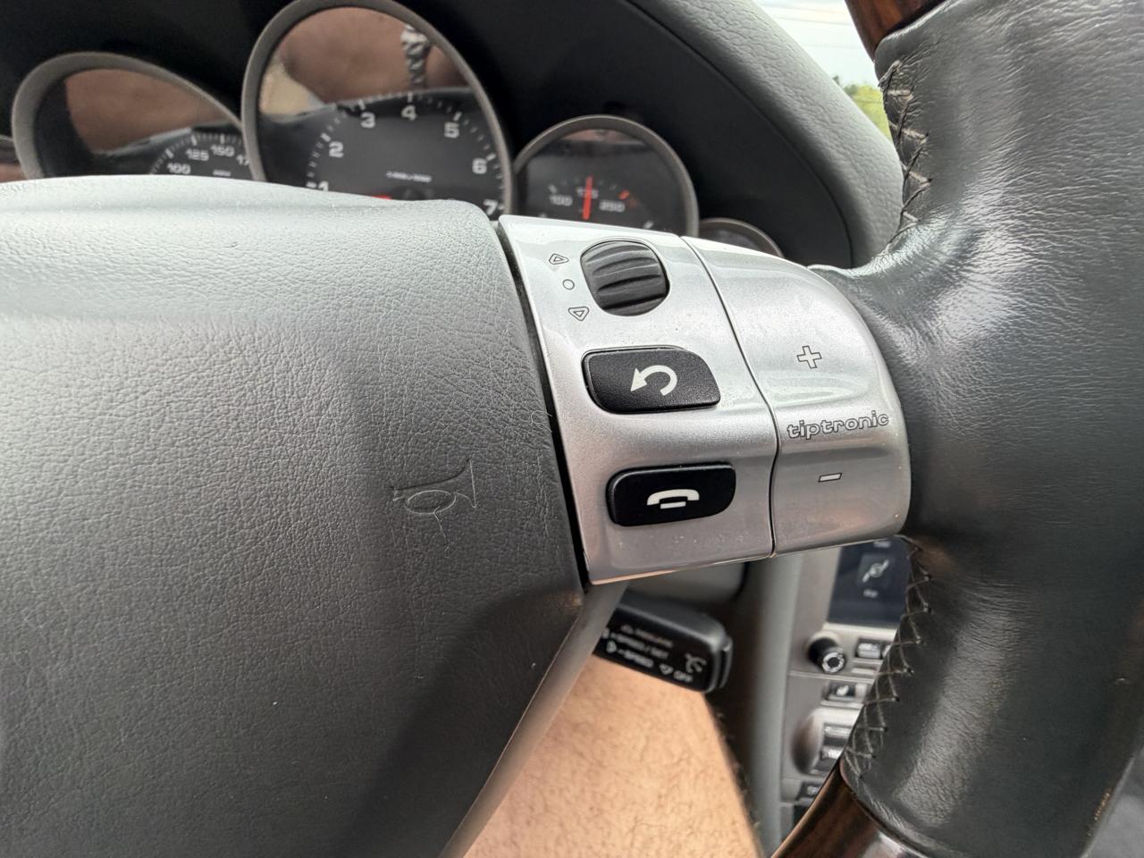 Porsche 911 2dr Cabriolet Carrera 2006