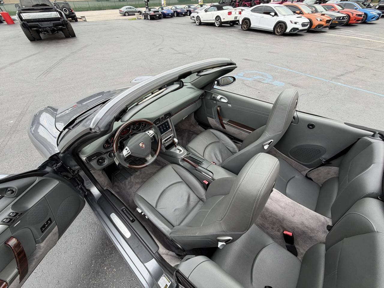 Porsche 911 2dr Cabriolet Carrera 2006