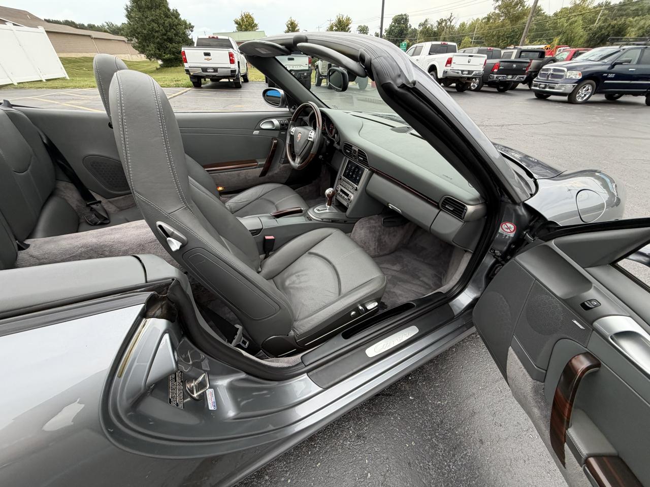 Porsche 911 2dr Cabriolet Carrera 2006