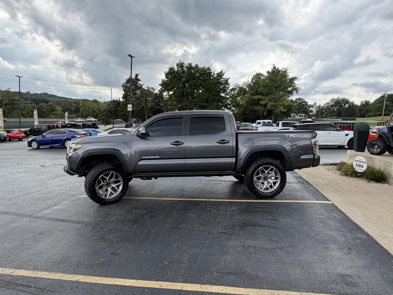 Toyota Tacoma 4WD SR5 Double Cab 5' Bed V6 AT (Natl) 2020