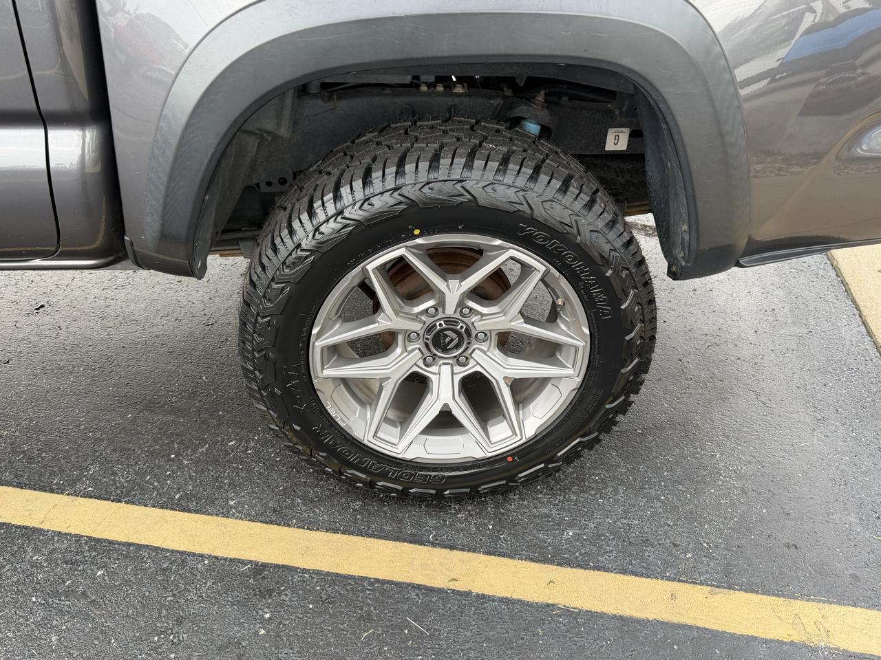 Toyota Tacoma 4WD SR5 Double Cab 5' Bed V6 AT (Natl) 2020