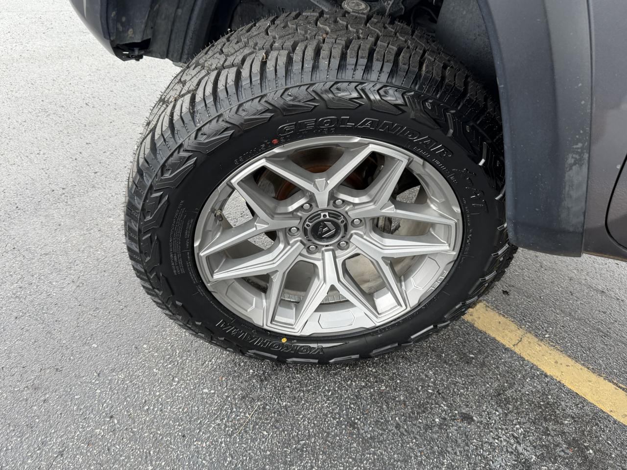Toyota Tacoma 4WD SR5 Double Cab 5' Bed V6 AT (Natl) 2020