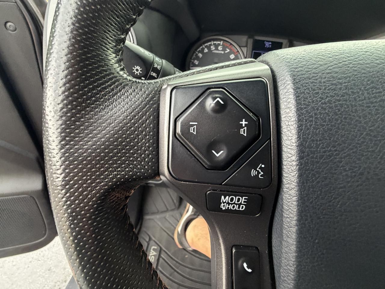 Toyota Tacoma 4WD SR5 Double Cab 5' Bed V6 AT (Natl) 2020