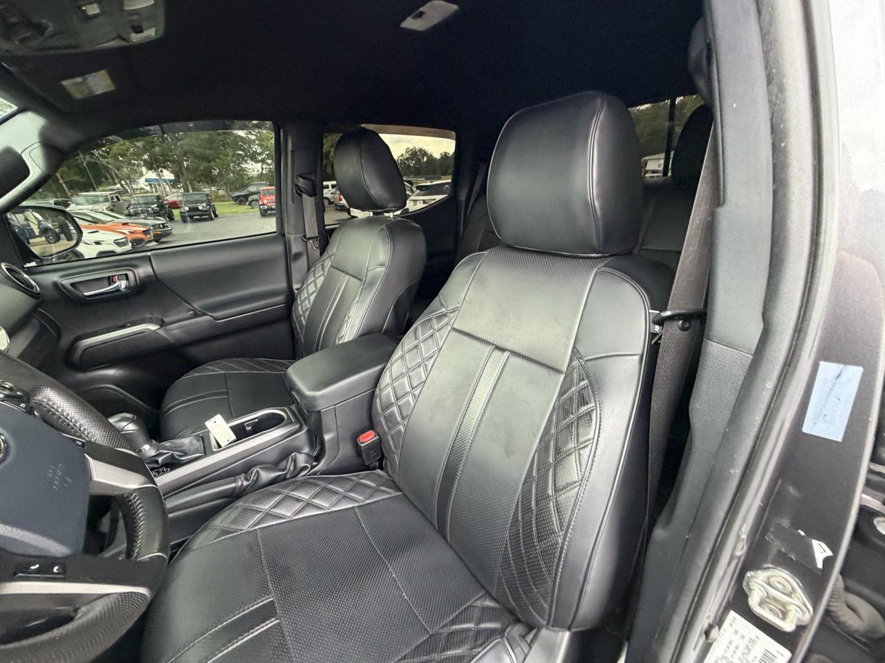 Toyota Tacoma 4WD SR5 Double Cab 5' Bed V6 AT (Natl) 2020