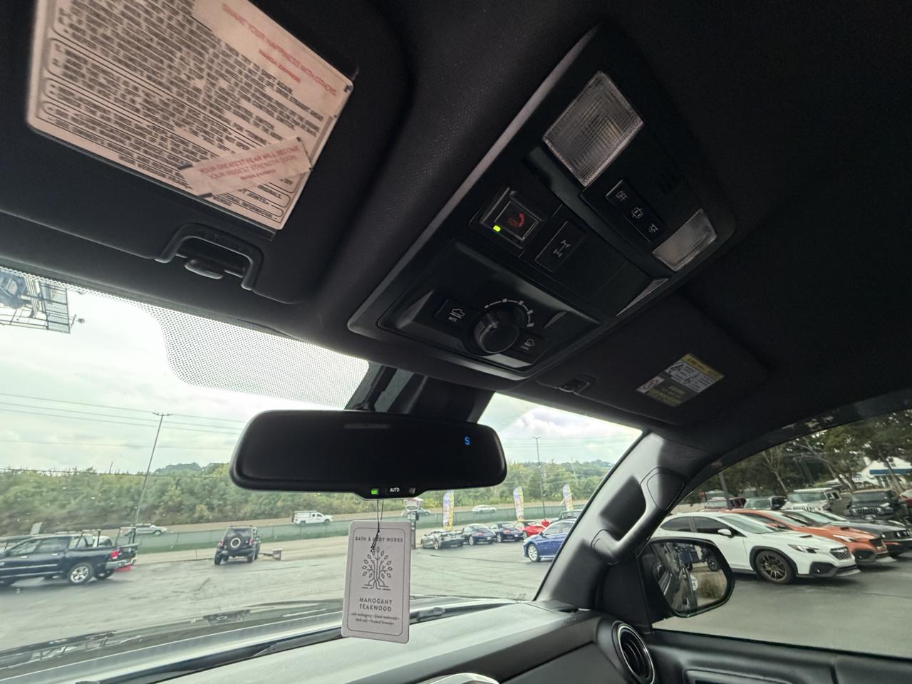 Toyota Tacoma 4WD SR5 Double Cab 5' Bed V6 AT (Natl) 2020