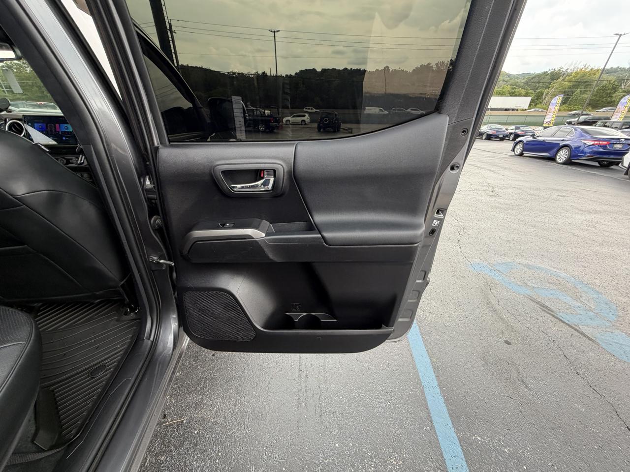 Toyota Tacoma 4WD SR5 Double Cab 5' Bed V6 AT (Natl) 2020