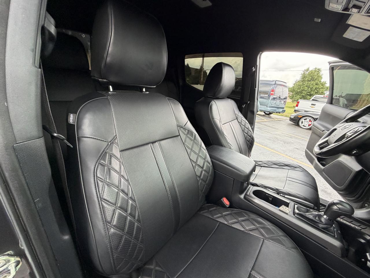 Toyota Tacoma 4WD SR5 Double Cab 5' Bed V6 AT (Natl) 2020