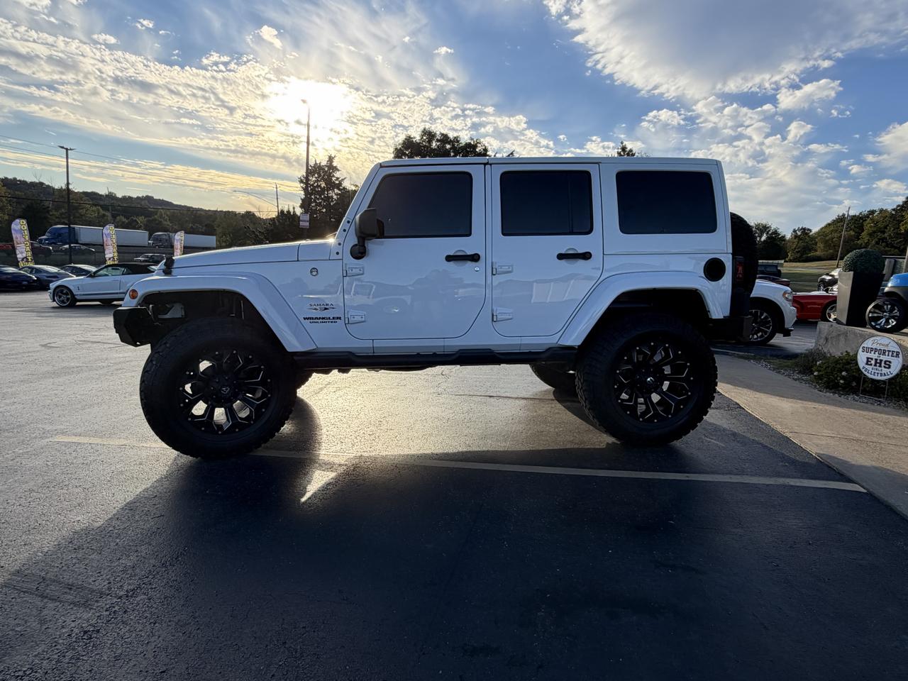 Jeep Wrangler Unlimited 4WD 4dr Sahara 2017