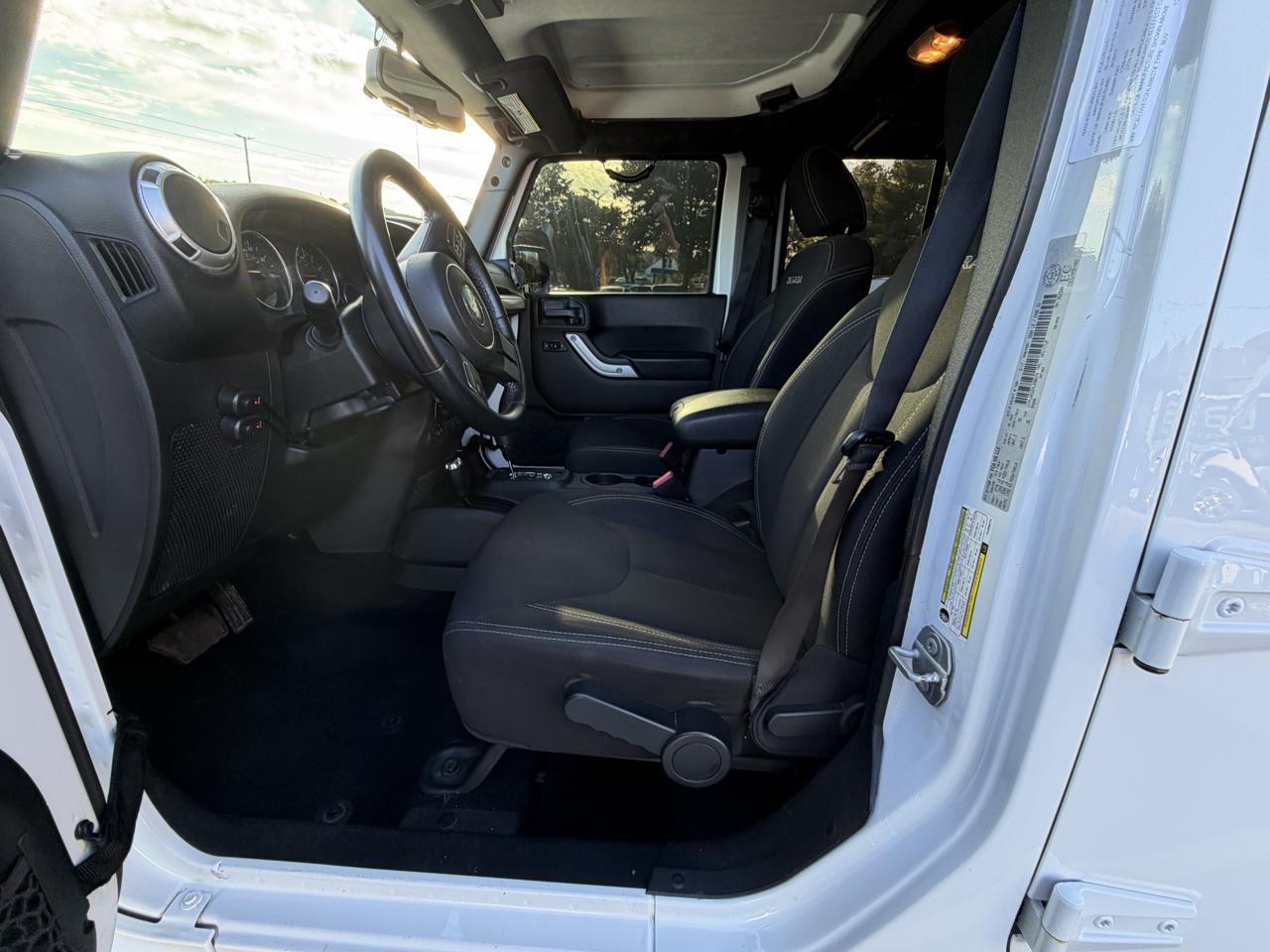 Jeep Wrangler Unlimited 4WD 4dr Sahara 2017