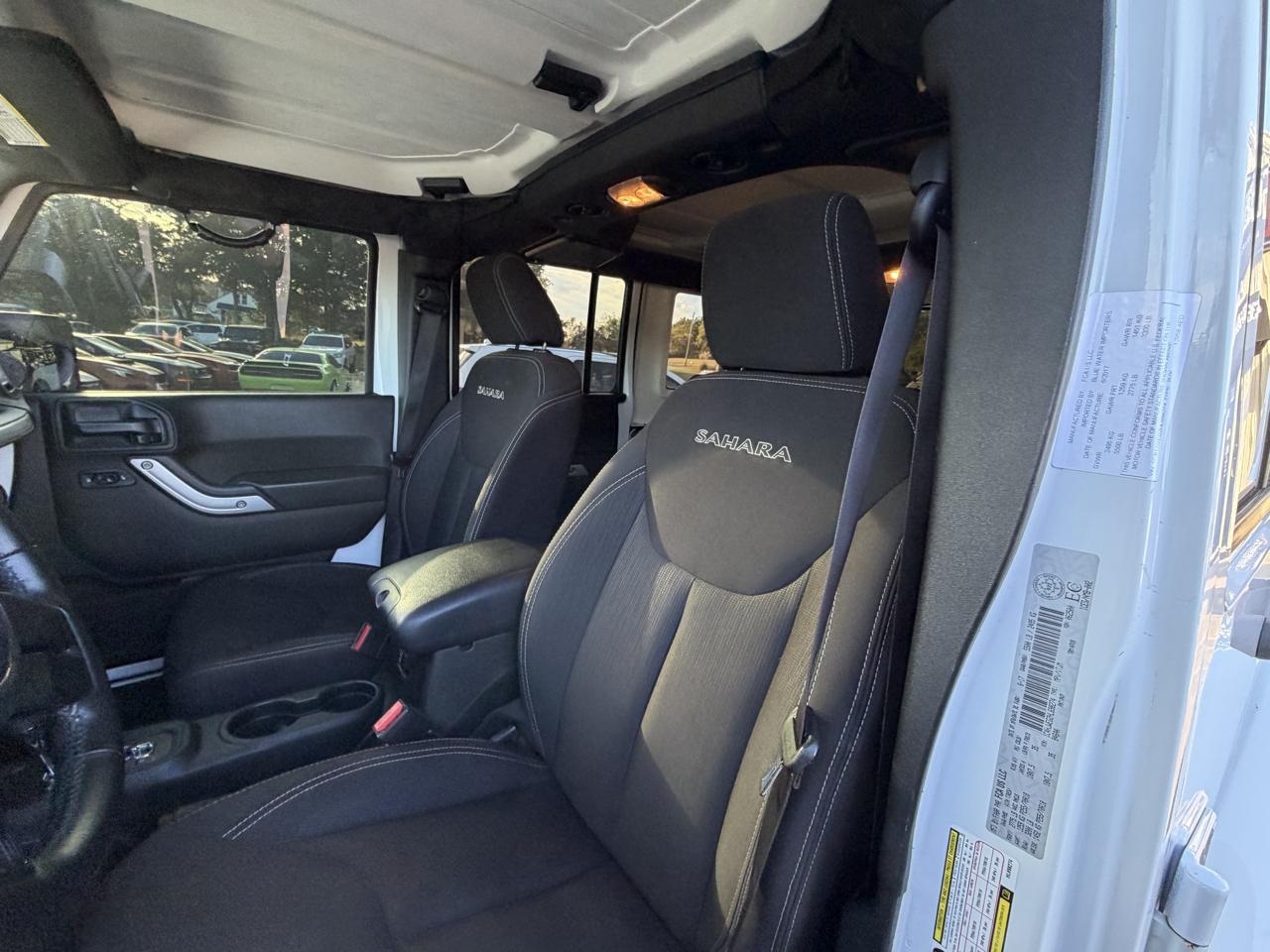 Jeep Wrangler Unlimited 4WD 4dr Sahara 2017