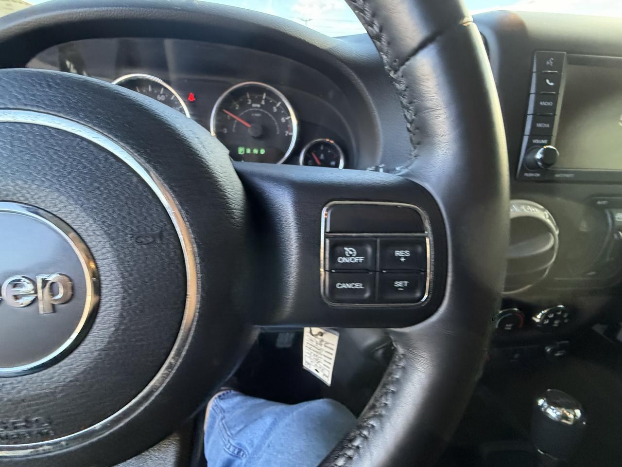 Jeep Wrangler Unlimited 4WD 4dr Sahara 2017