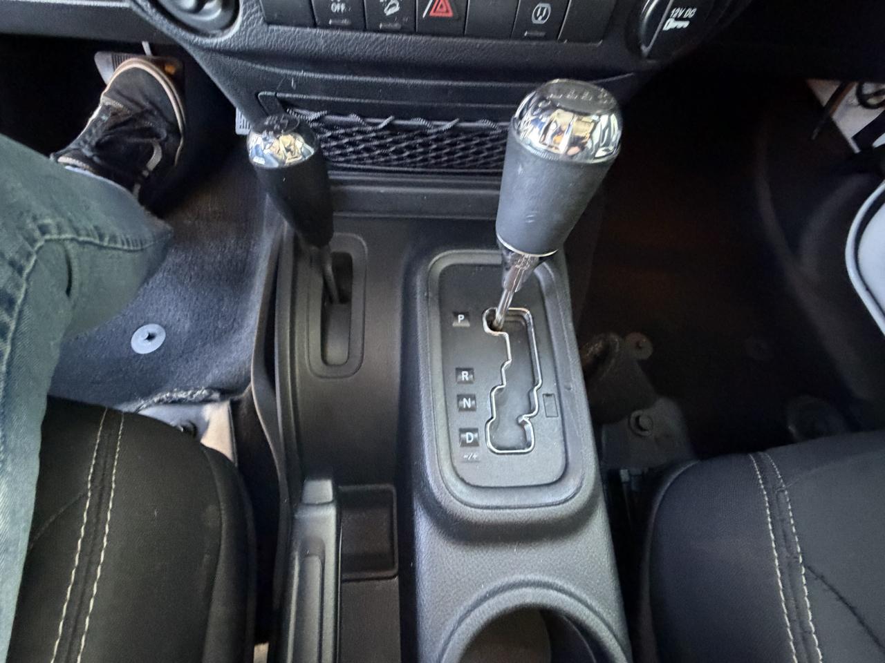Jeep Wrangler Unlimited 4WD 4dr Sahara 2017