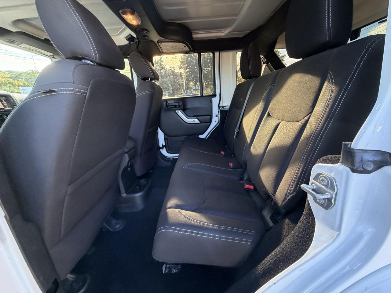 Jeep Wrangler Unlimited 4WD 4dr Sahara 2017