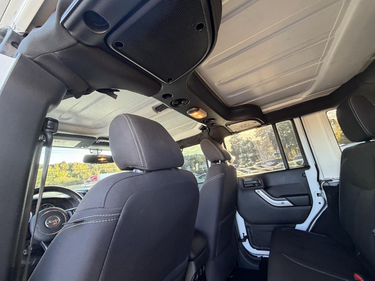 Jeep Wrangler Unlimited 4WD 4dr Sahara 2017