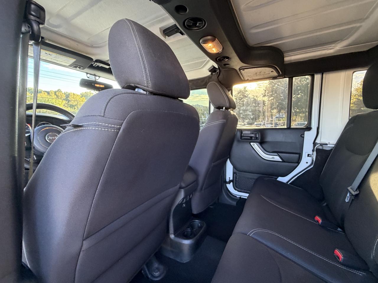 Jeep Wrangler Unlimited 4WD 4dr Sahara 2017