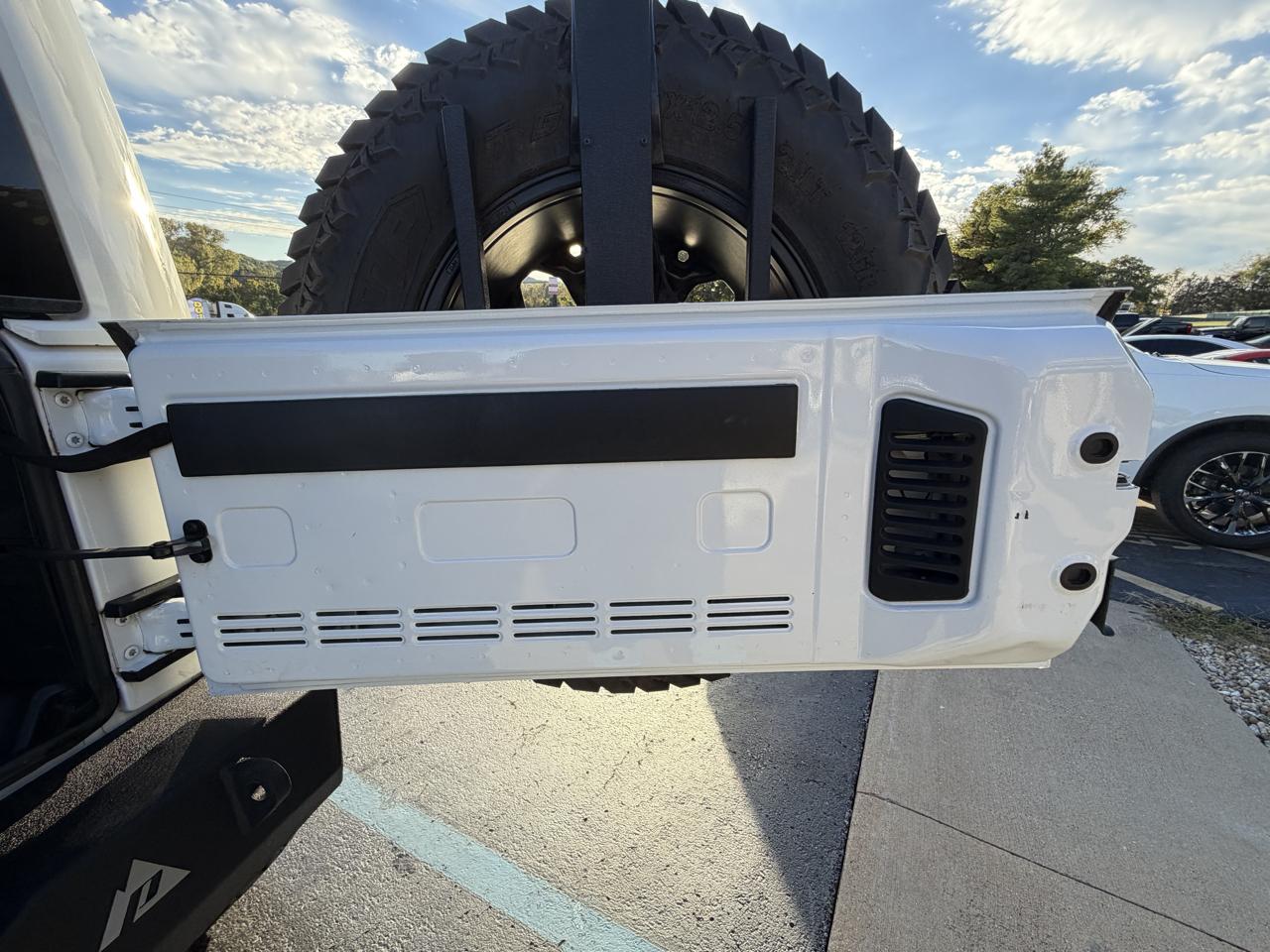 Jeep Wrangler Unlimited 4WD 4dr Sahara 2017