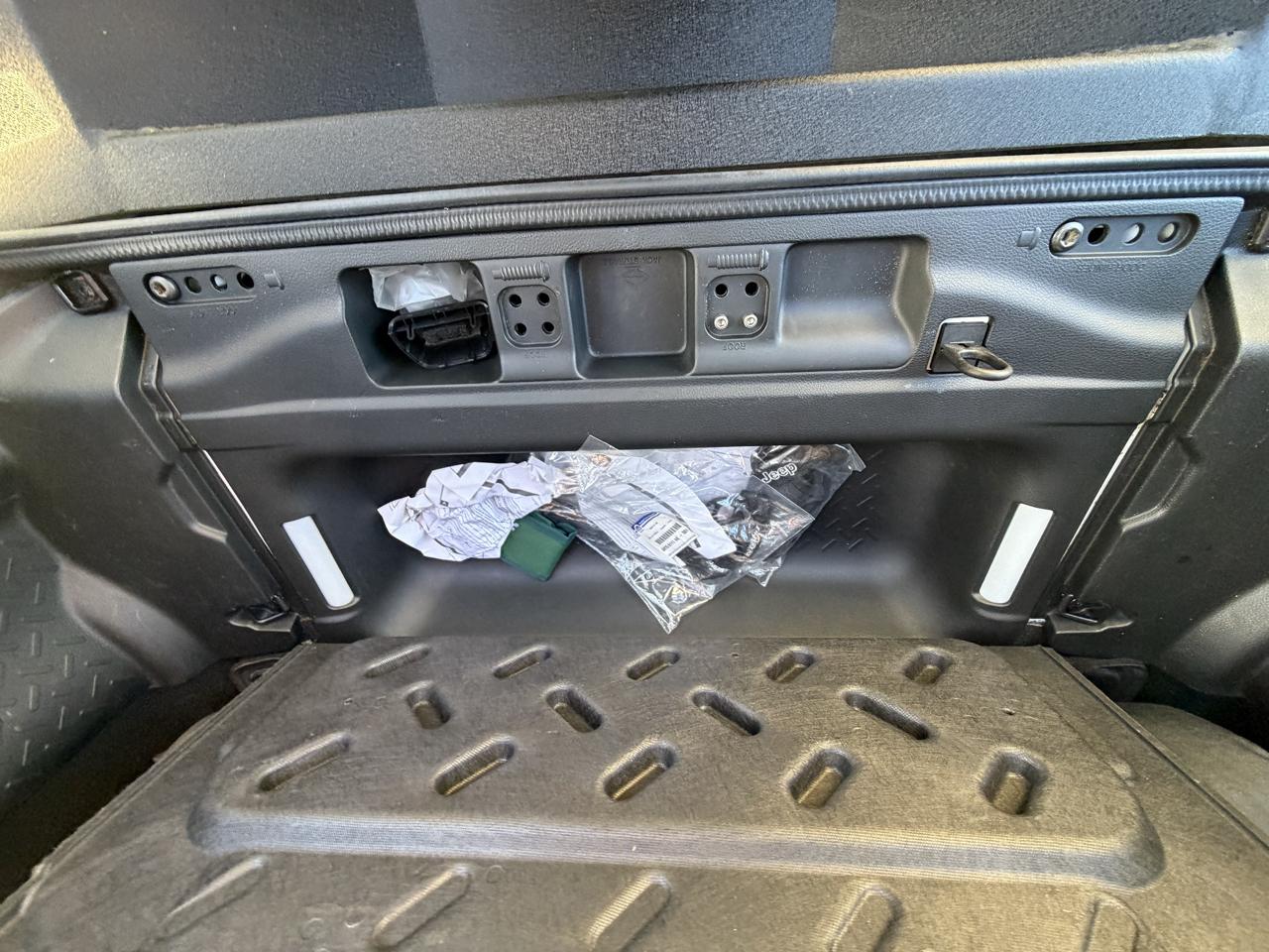 Jeep Wrangler Unlimited 4WD 4dr Sahara 2017