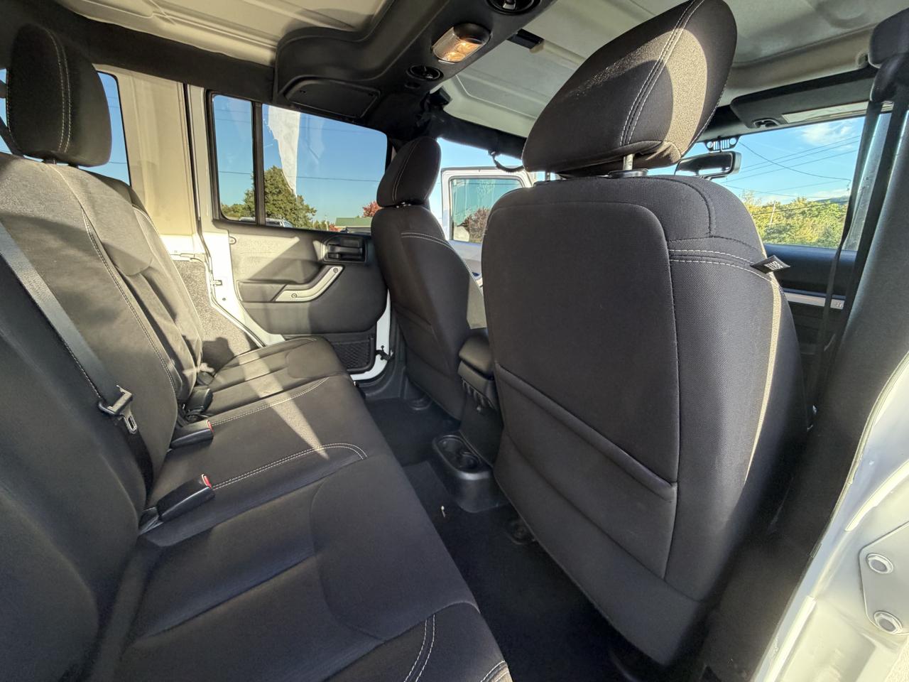 Jeep Wrangler Unlimited 4WD 4dr Sahara 2017