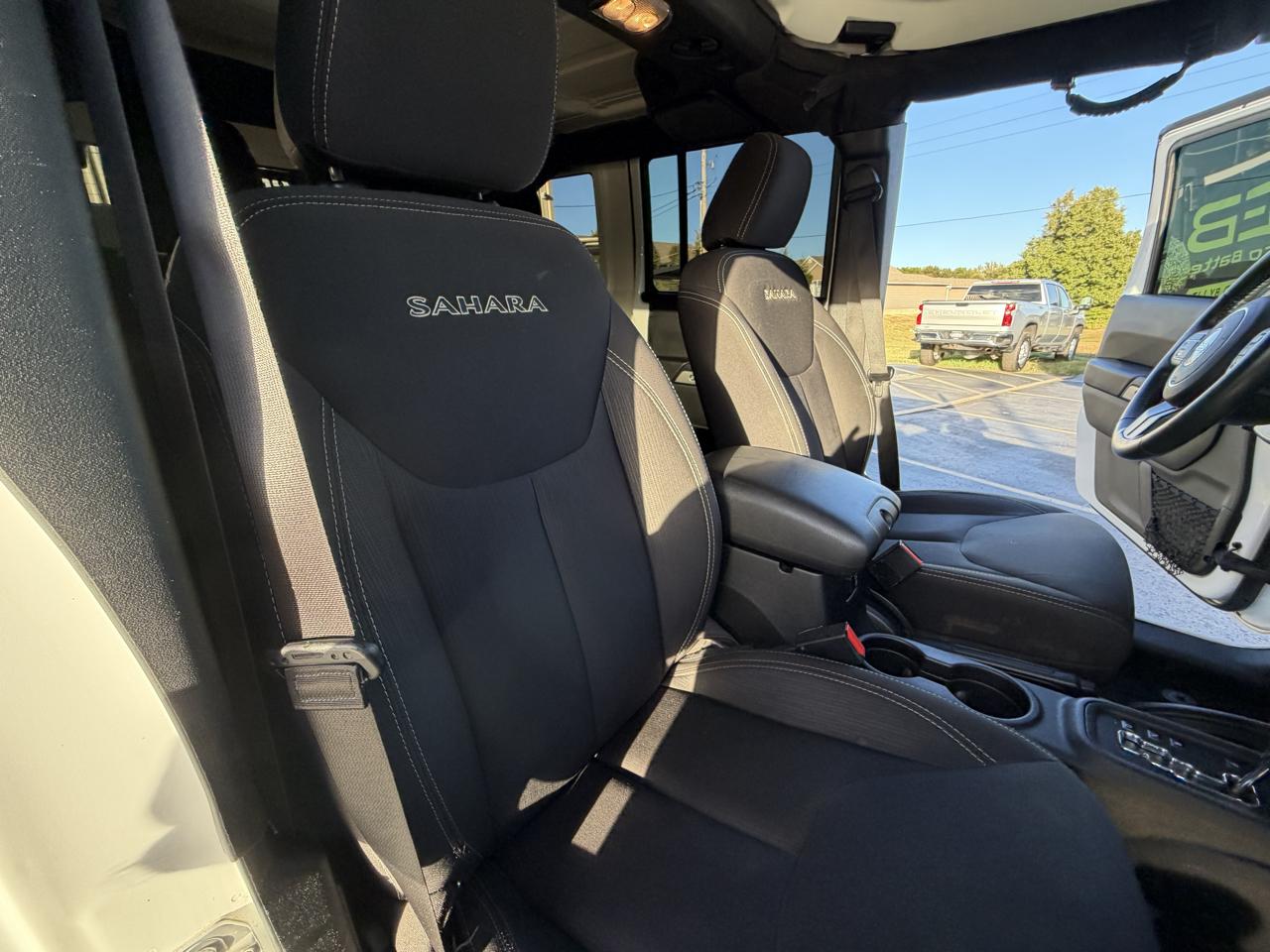 Jeep Wrangler Unlimited 4WD 4dr Sahara 2017
