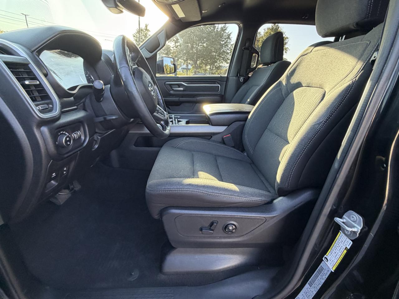 RAM 1500 Big Horn/Lone Star 4x4 Crew Cab 5'7" Box 2019