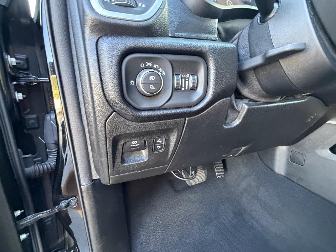 RAM 1500 Big Horn/Lone Star 4x4 Crew Cab 5'7" Box 2019