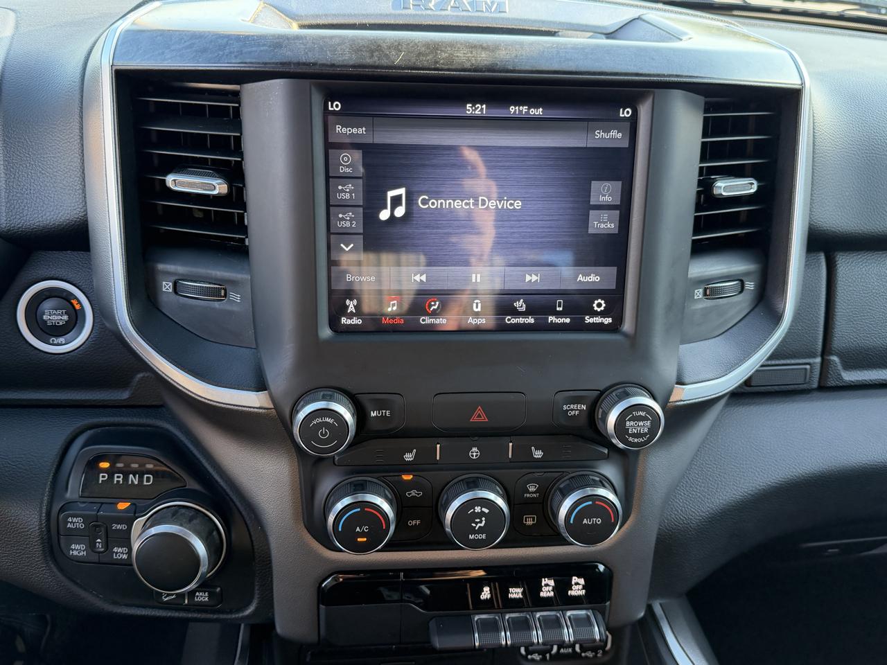 RAM 1500 Big Horn/Lone Star 4x4 Crew Cab 5'7" Box 2019