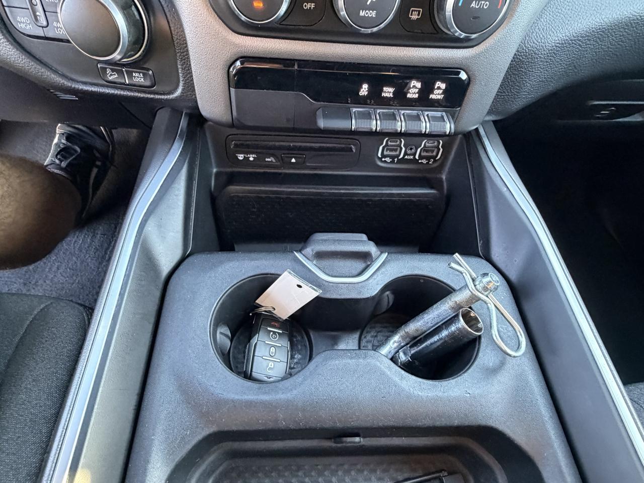 RAM 1500 Big Horn/Lone Star 4x4 Crew Cab 5'7" Box 2019