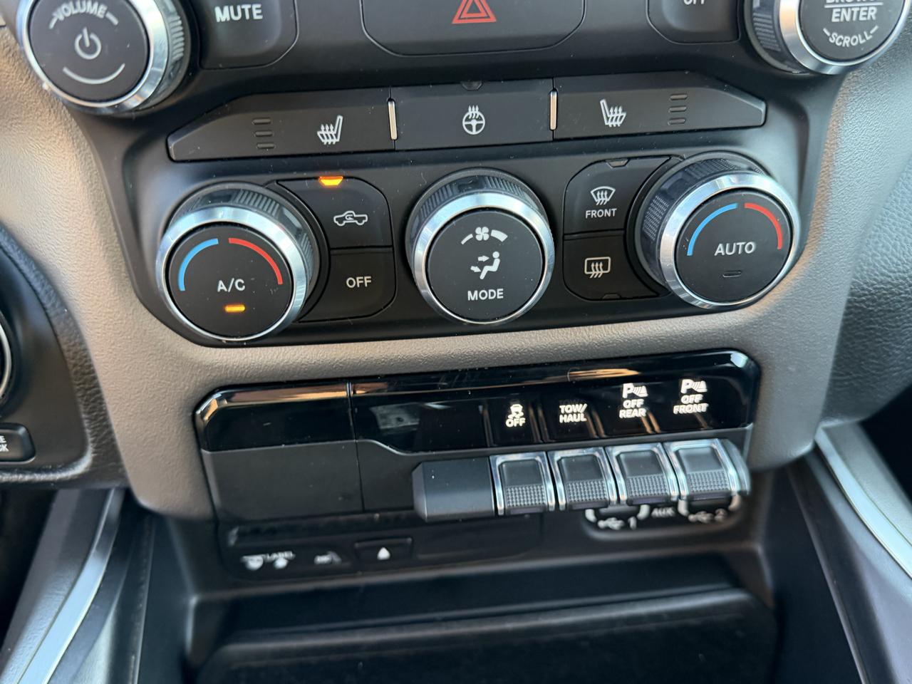 RAM 1500 Big Horn/Lone Star 4x4 Crew Cab 5'7" Box 2019