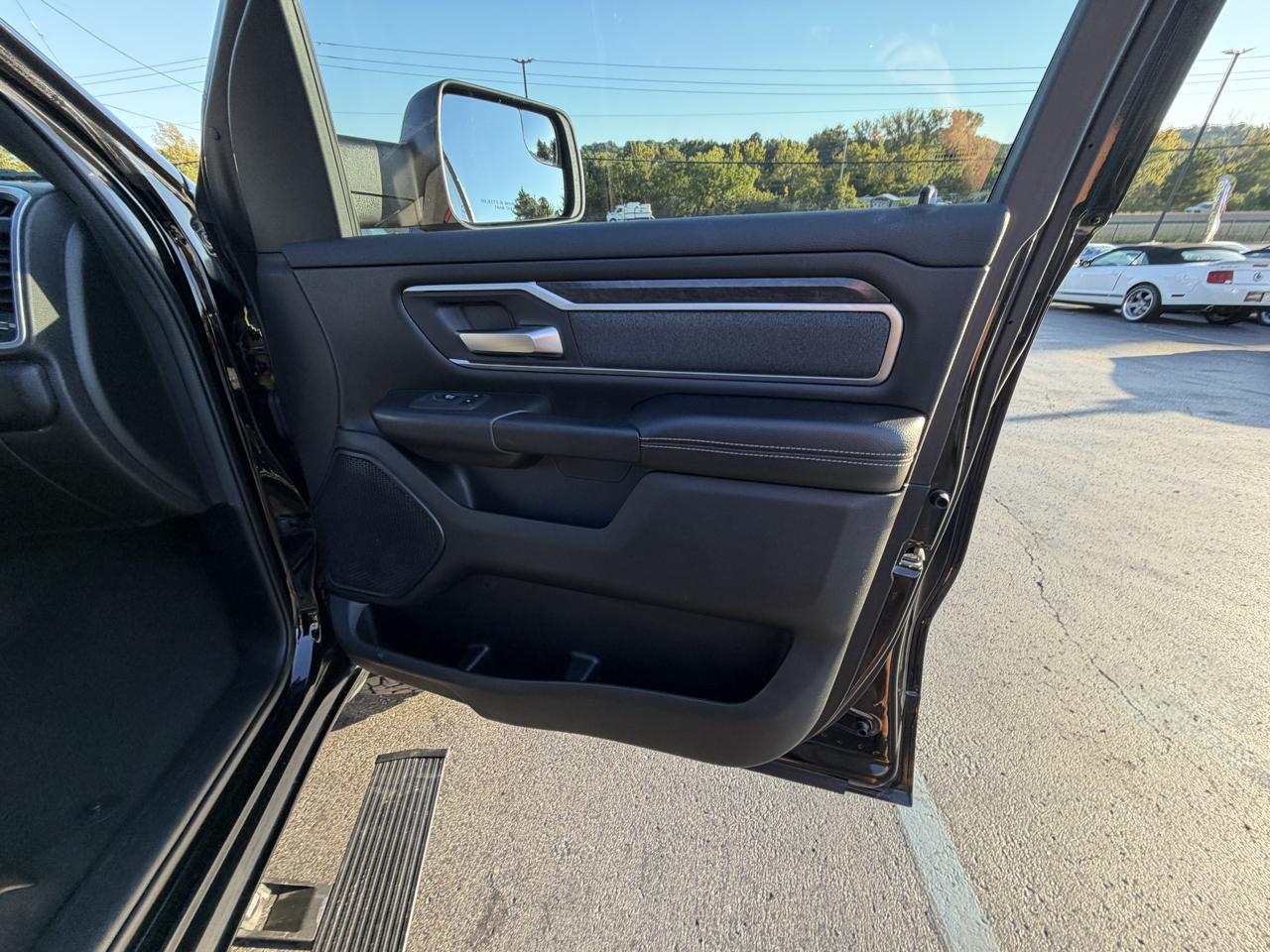 RAM 1500 Big Horn/Lone Star 4x4 Crew Cab 5'7" Box 2019