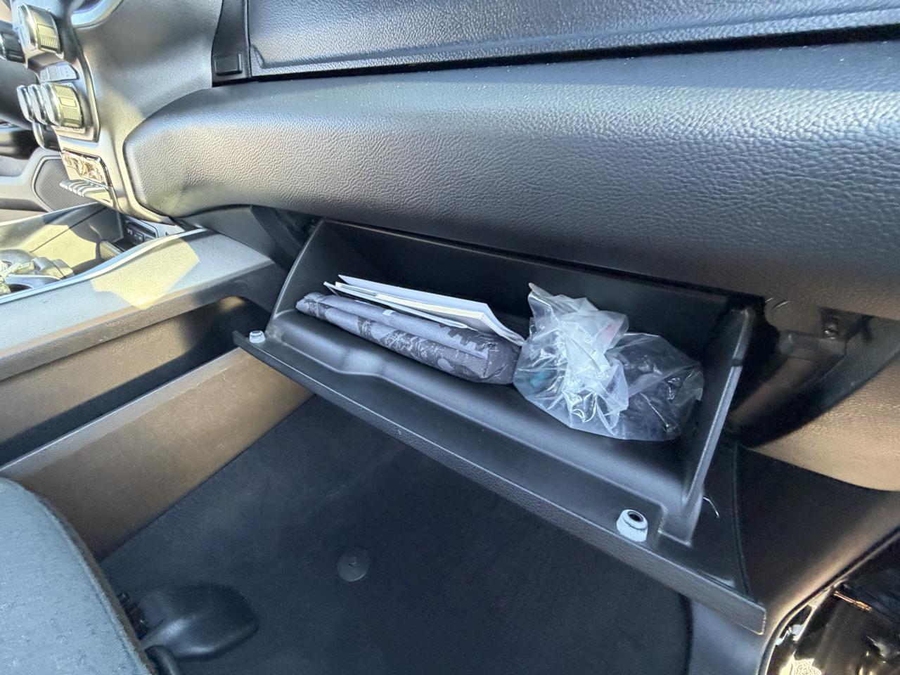 RAM 1500 Big Horn/Lone Star 4x4 Crew Cab 5'7" Box 2019