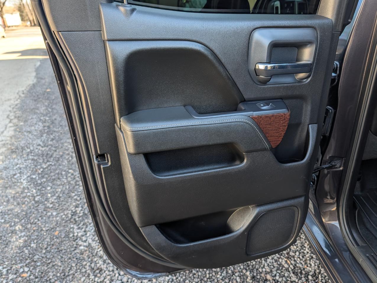 GMC Sierra 1500 SLE Double Cab 4WD 2015