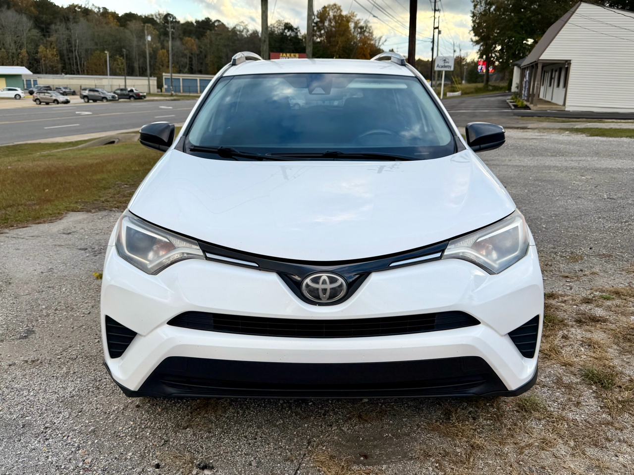 Toyota RAV4 LE AWD (Natl) 2017