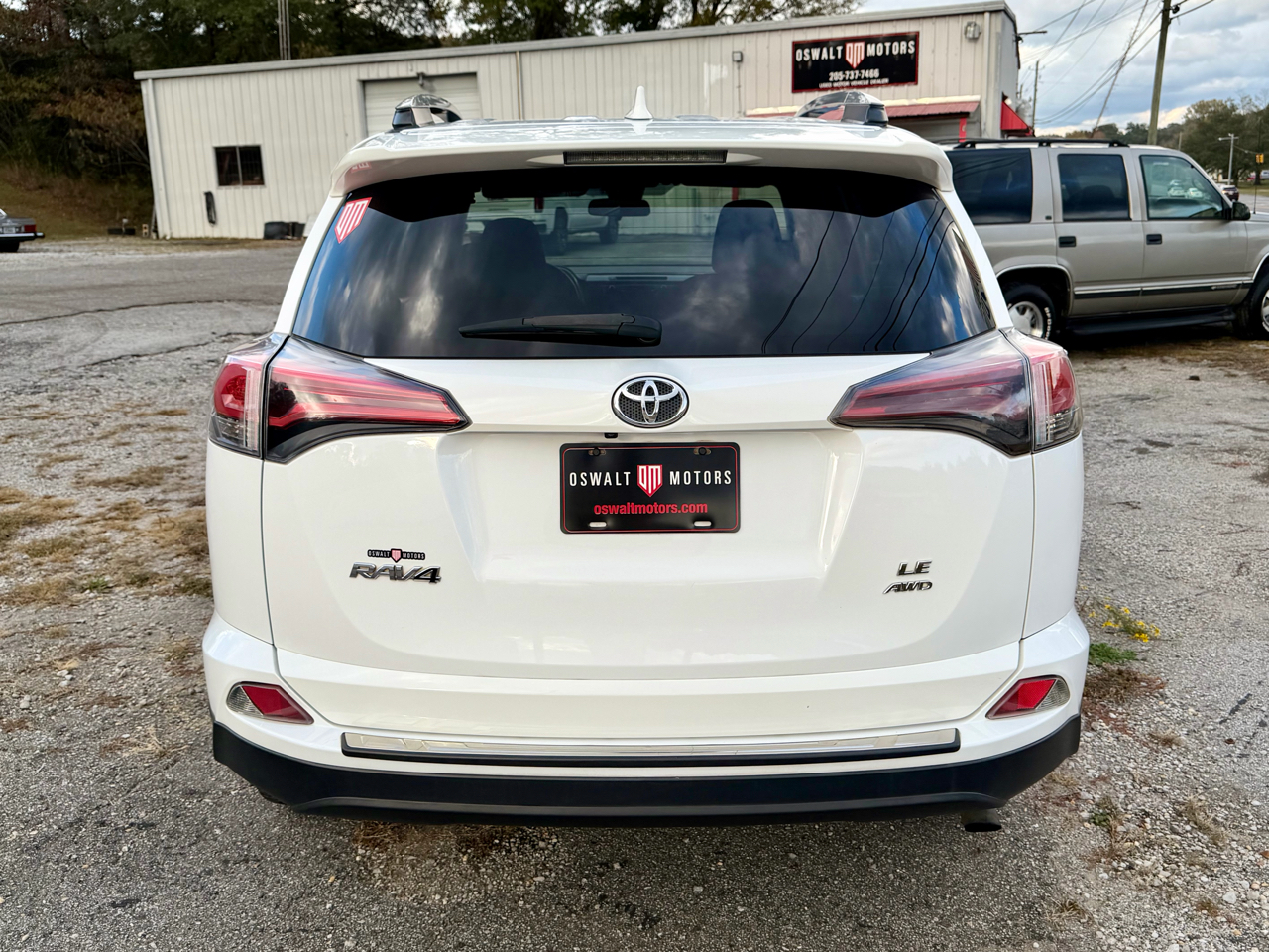 Toyota RAV4 LE AWD (Natl) 2017