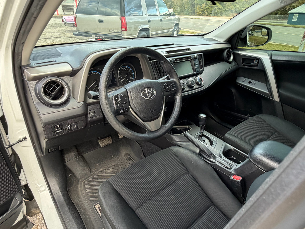 Toyota RAV4 LE AWD (Natl) 2017